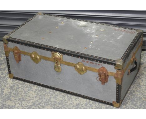 TRAVEL TRUNK (GREY)   