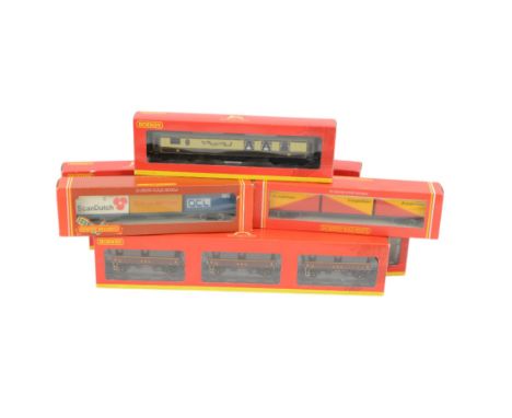 Hornby '00' rolling stock, including R4418 Pullman Bar Car 'The New Century Bar', R6225B 2 Axle Box Open Wagon Coalfish 3 Wea