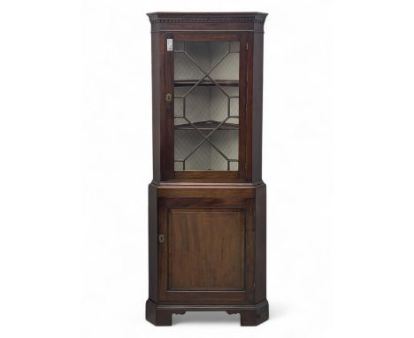 20th century mahogany floor standing corner cabinetDimensions: Height:&nbsp;179cm&nbsp; Length/Width:&nbsp;73cm&nbsp;