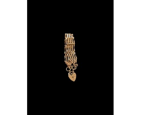 9ct gold five bar gate bracelet with heart padlock clasp, hallmarkedCondition Report:Approx 11.6 grams