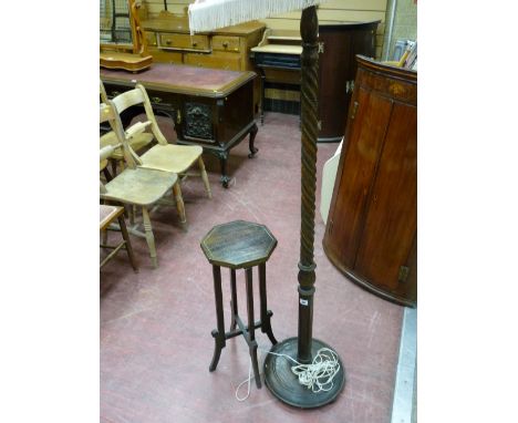 A BARLEY TWIST OAK STANDARD LAMP & SHADE and a small side table