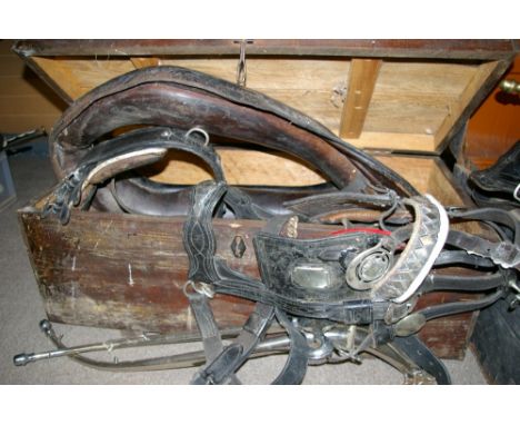 SHIRE/HEAVY HORSE TACK - a good quantity, predominantly chrome and silver plated enhanced harnessing and strap ware including