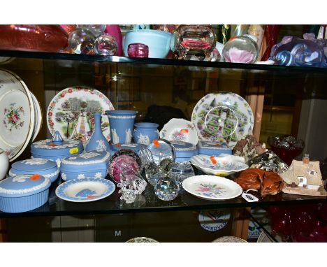 A GROUP OF CERAMICS AND GLASSWARES, to include Beswick Fox, curled, No1017 (chipped ear), Wedgwood blue jasperwares, Caithnes