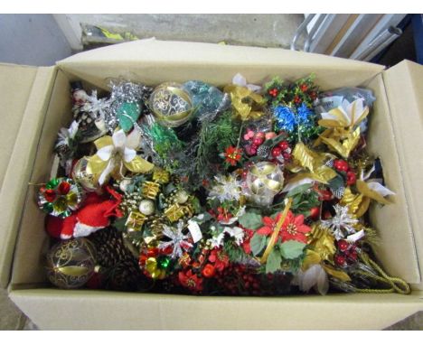 2 boxes of Christmas decorations including vintage items 
