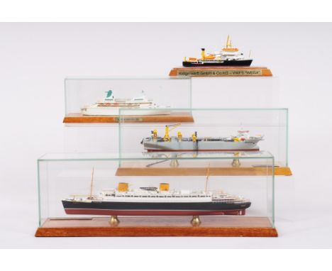 4 Maßstabs-Schiffsmodelle, Classic Ship Collection u.a., Lübeck, 20.Jh. Metall, farbig bemalt, bestehend aus Schnelldampfer "