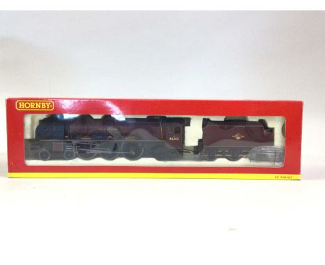 GROUP OF OO GAUGE RAILWAY ITEMS, including Hornby City of Lancaster steam locomotive, Bachmann Standard Class 9F and further 
