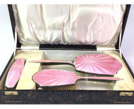 GEORGE V SILVER AND ENAMEL VANITY SET, ALONG WITH A COLLECTION OF SILVER PLATED ITEMS  the vanity set decorated in pink guill