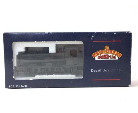 GROUP OF OO GAUGE RAILWAY ITEMS, including Bachmann Class 3F steam locomotive, Bachmann Class 37 Diesel locomotive and variou