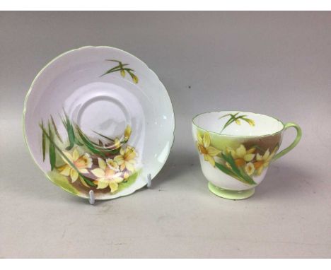 SHELLEY PART TEA SERVICES, DAFFODIL PATTERN comprising tea pot, cups and saucersLot is in good condition, some general surfac