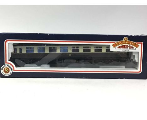GROUP OF VARIOUS MODEL RAILWAY ITEMS, including many Hornby Dublo coaches, with OO gauge rolling stock items
