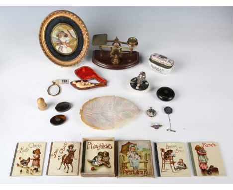 A mixed group of collectors' items, including a scarce silver handled powder puff in the form of a jester's head, Birmingham 