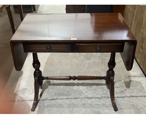 A Strongbow Furniture reproduction mahogany sofa table. 33' wide