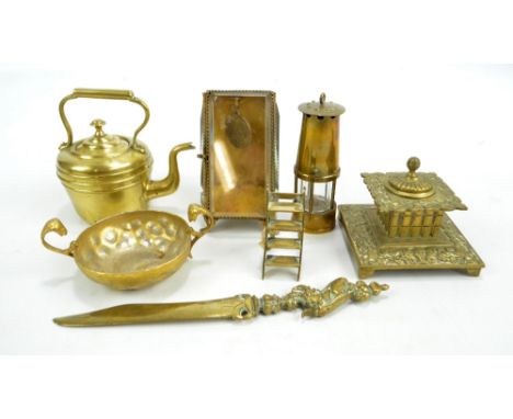 A small group of brass ware including an inkwell, a quaich, a small kettle and miniature ladder (7).