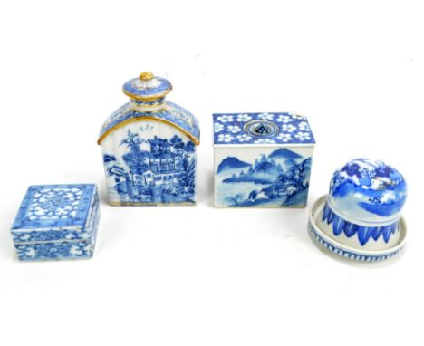 A Chinese porcelain fluted rectangular tea caddy with domed top and cylindrical neck with cover (af) painted in underglaze bl