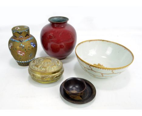 A mixed lot of Oriental items, comprising a Chinese porcelain circular gilt bowl, diameter 25cm, a champlevé decorated ginger