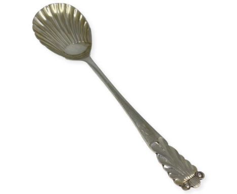 Silver Scallop Shape Spoon, Sheffield 1900 Atkin Brothers. 32 grams 15cm long Good condition.