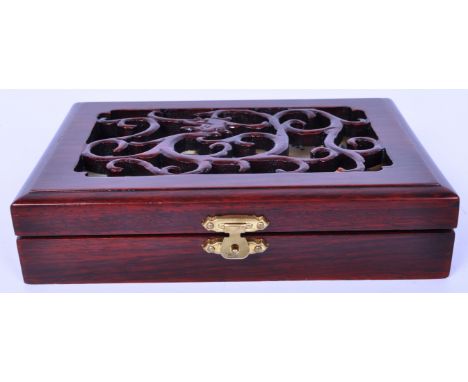 A set Edwardian early 20th century Chinese Oriental bamboo &amp; bone hand painted Mahjong game in carved wooden case box. Th