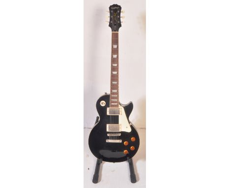 Epiphone - Les Paul - Serial Number&nbsp;09091511145 - A 2009 Epiphone Les Paul model electric guitar having in black with wh