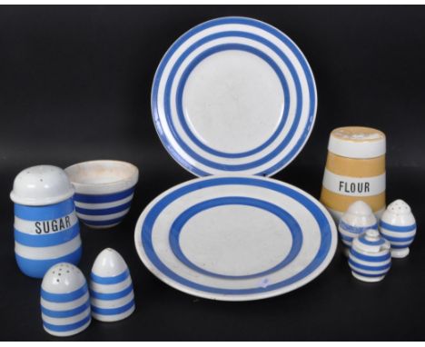 Cornish Kitchen Ware - A collection of vintage 20th century Cornish ware&nbsp; tableware items to include T.Greene examples. 