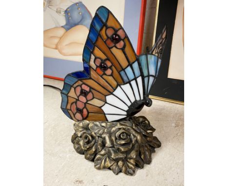 TIFFANY STYLE BUTTERFLY LAMP - 26 CMS (H) APPROX