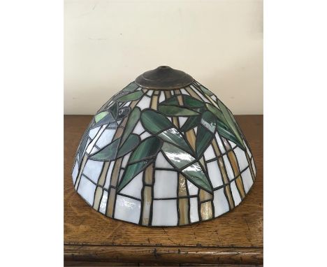 Tiffany Style Glass Light Shade. Approx Measurements 15.5 inches in diameter