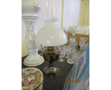 LATE 19TH/EARLY 20TH CENTURY COPPER BASE OIL LAMP, APPROX HEIGHT INC CHIMNEY 62CM