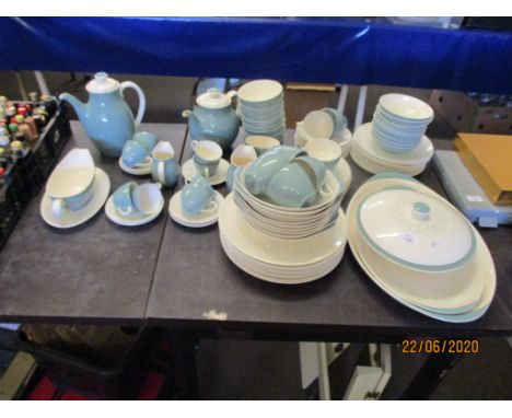 GOOD QUANTITY OF ROYAL DOULTON TRACERY DINNER WARES INC PLATES, BOWLS, COFFEE/TEA SET, SERVING PLATES, TUREEN ETC