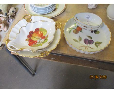 SMALL QUANTITY OF VARIOUS ROYAL WORCESTER EVESHAM WARES