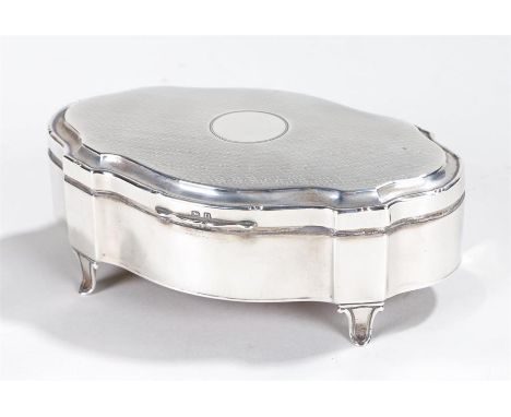 George V silver trinket box, Birmingham 1911, maker E S Barnsley & Co, the lid with engine turned decoration and blank circul