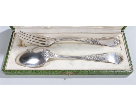 Boulenger silver fork and spoon, the handles with shell, scroll and leaf decoration in a fitted green leather effect case