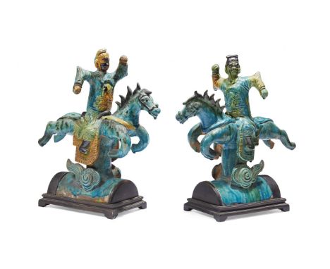 COPPIA DI TEGOLE DI COLMO A FORMA DI PROTETTORE A CAVALLO Cina settentrionale (Shanxi?), dinastia Qing, XIX secolo - A PAIR O