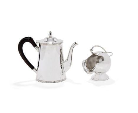 UNA CAFFETTIERA ED UNA ZUCCHERIERA IN ARGENTO, CAPELLO Torino, XX secolo - A SILVER COFFEE POT TOGETHER WITH A SILVER SUGAR B