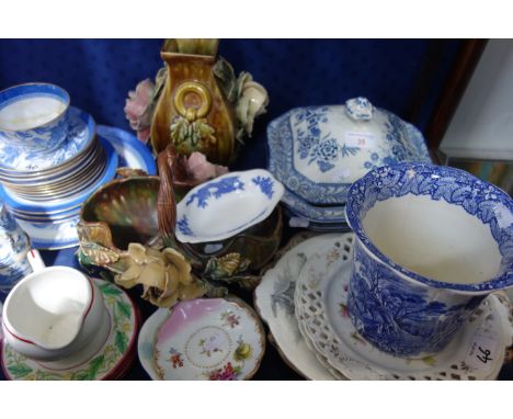 A COLLECTION OF VICTORIAN SPODE WILLOW PATTERN COFFEE CUPS AND SAUCERS and other decorative ceramics  
