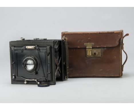 A Zeiss Ikon Miroflex B SLR Camera, serial no. M42150, black, 1927, shutter working, body VG-E, with Carl Zeiss Jena Tessar 1