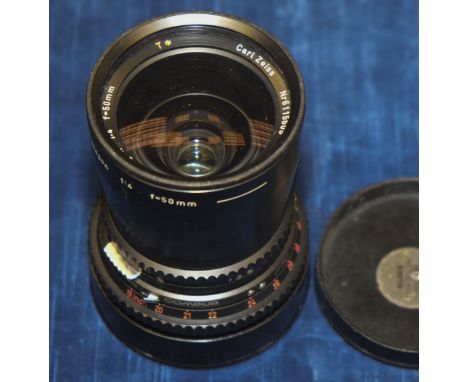 A Carl Zeiss Distagon T* 50mm f/4, serial no. 6115605, black, shutter working, barrel, VG, elements, G, small patch of fungus