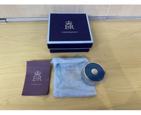A QEII household presentation bedside clock Christmas 2015  In original box, with leaflet and velvet carry bag. Diameter appr