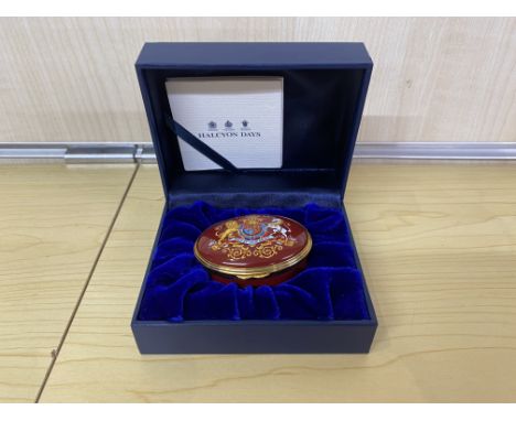 A QEII household presentation enamel box 2012  By Halcyon days enamels, by appointment to the late QEII, presentation enamel 