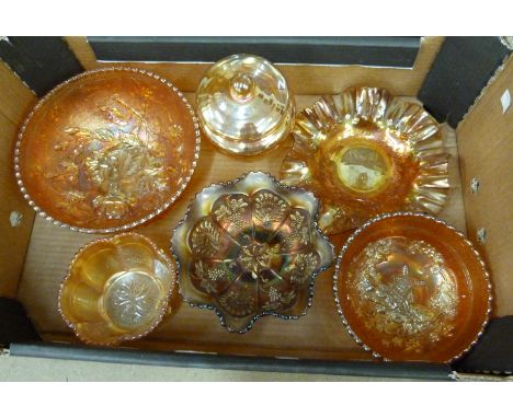Assorted vintage carnival glass 