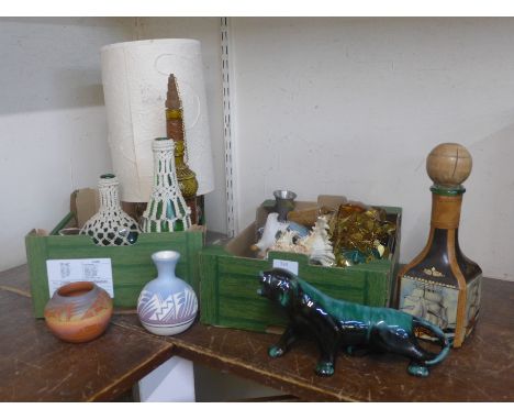 Assorted vintage vases, a table lamp, figures, etc. 