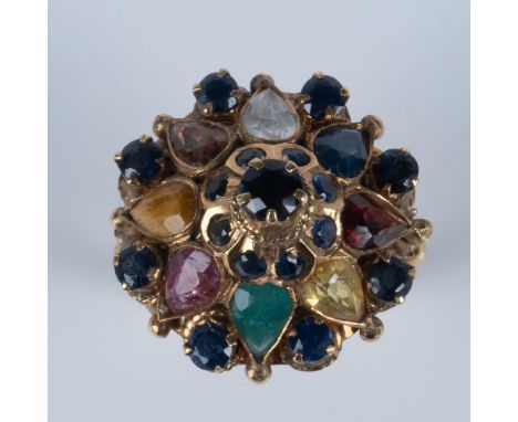 Features a gorgeous design with 25 gemstones, including sapphire, rubies and emeralds, Total: 2.35ct. 3.50 gold dwt. Ring siz