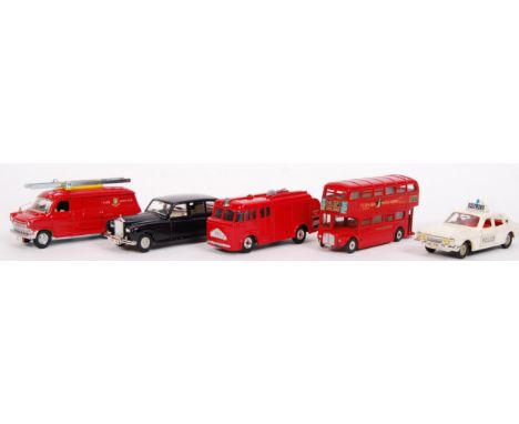 A collection of 5x assorted loose Dinky diecast models. All either near very good, near mint, or very near mint. Comprising o