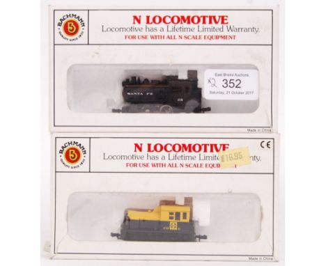 Two Bachmann N Gauge railway trainset locomotives - 52652 Santa Fe and 60052 Plymouth Lighted Switcher. Both appear unused, w