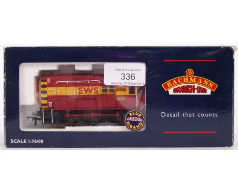 A Bachmann Branch Line 00 gauge railway trainset locomotive 32-103 08 Diesel Shunter loco 08921. Within the original box.&nbs