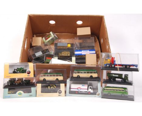 A large collection of 30x assorted Oxford Diecast 1:76 scale model cars and vehicles. Various sets, double sets etc. All with