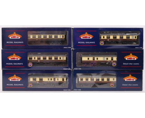 A collection of 6x Bachmann Branch Line 00 gauge railway trainset rolling stock carriages. Each in brown / cream livery and a