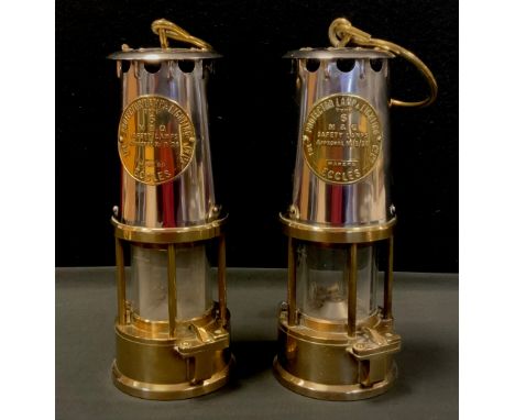 Two brass and steel miners Eccles projector safety lamps (2)boxes 