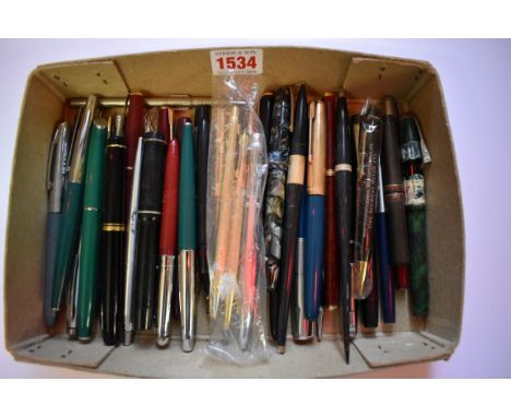A collection of vintage fountain pens. 
