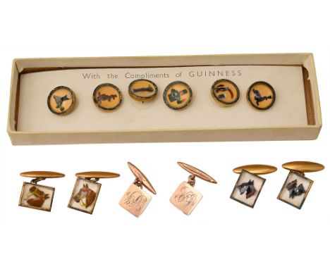 A pair of gentleman's 9ct gold cufflinks and other accessoriesfirst square fronts engraved with initials with chain with chai