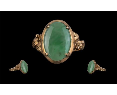 14ct Gold Good Quality Single Stone Jade Set Ring. marked 14ct to shank, the oval shaped jade stone of excellent colour, est.