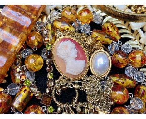 A Collection of Vintage Costume Jewellery to include assorted beads, brooches and necklaces, bangles and bracelets, Aynsley b